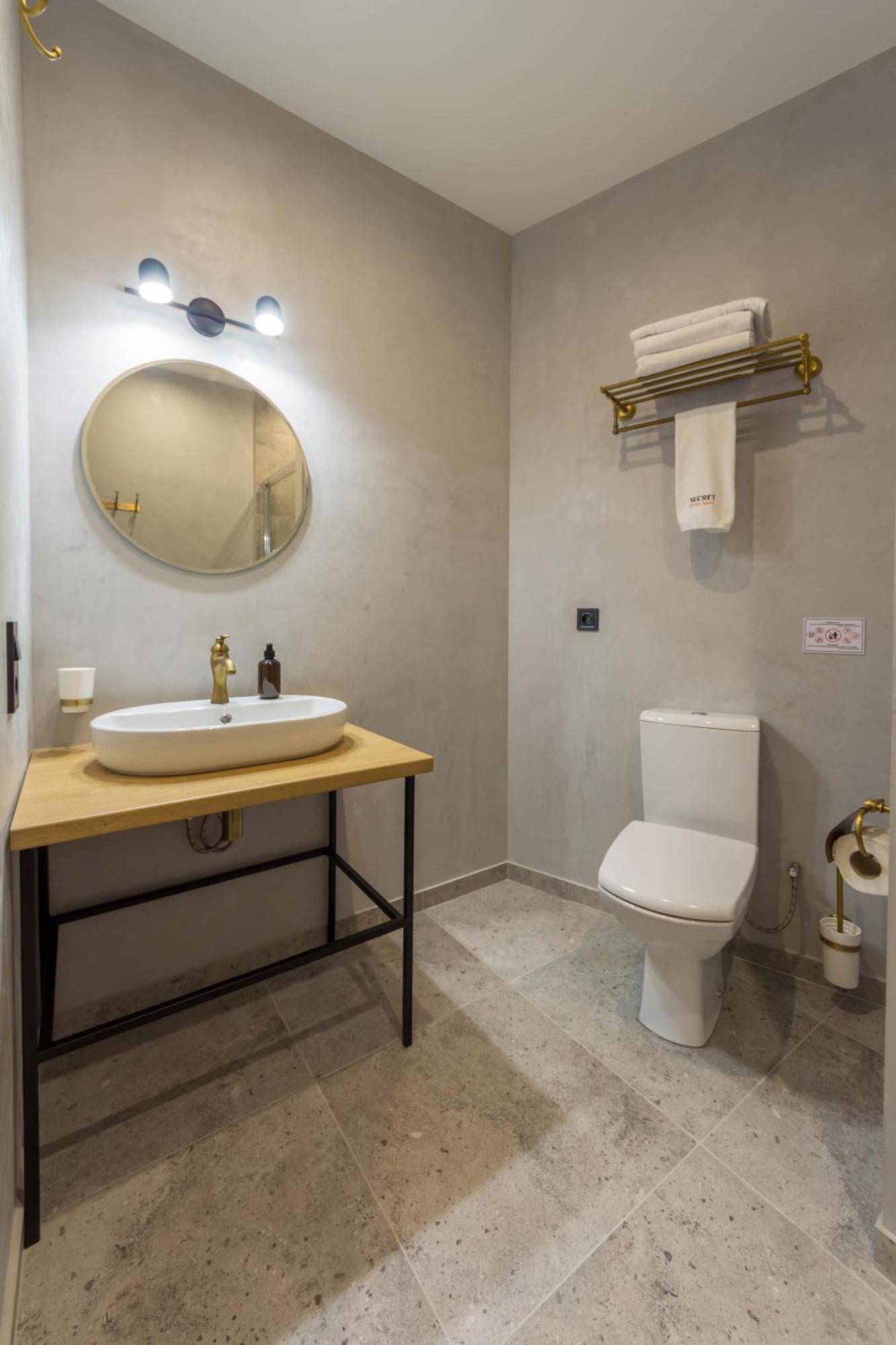 Self Check-in Maidan Area Apartment