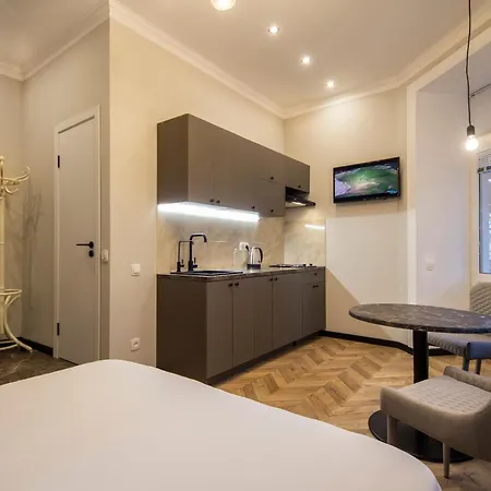 Self Check-In Apartments Maidan Area Kyiv Exterior photo