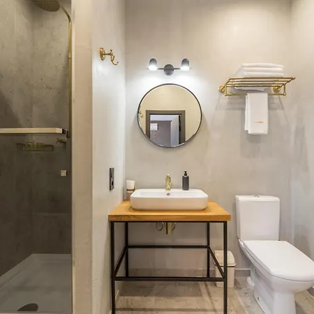 Self Check-In Apartments Maidan Area Kyiv Exterior photo