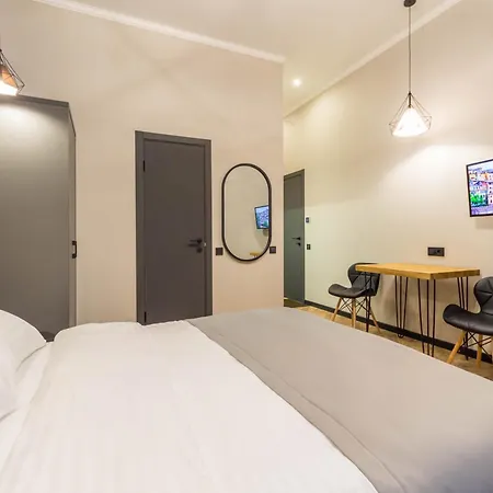 Self Check-In Apartments Maidan Area Kyiv Exterior photo
