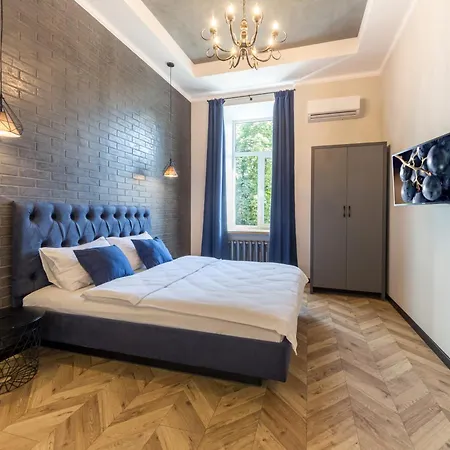 Self Check-In Apartments Maidan Area Kyiv Exterior photo